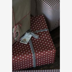 Gavepapir 3 modeller, r�de farver