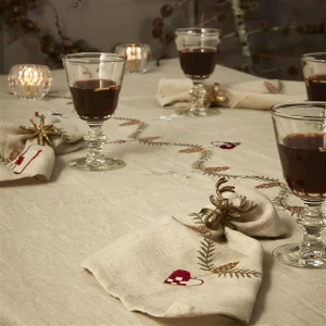 Juledug med broderi. 140x360 cm