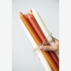 Kronelys, karamel rustik. H 29 cm