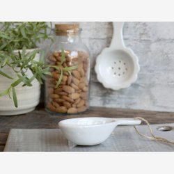 Chic Antique, Porcelns ske i fransk gr 