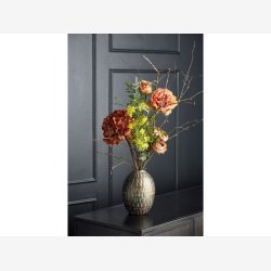 Smuk og dekorativ vase i metal. 