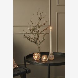 Fyrfadsstage. Lys rosa med marmor effekt.