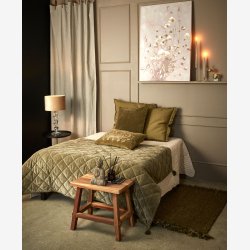 Pude i velour. 50x50 cm. Oliven