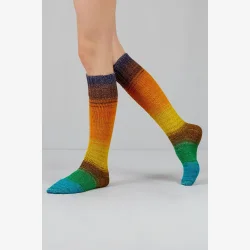 Gusto Wool Echoes � h�ndfarvet str�mpegarn med merino. 100g