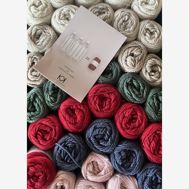 Recycled Bottle Yarn, 50g.               Perfekt til tasker, kurve, interir og udendrs projekter.