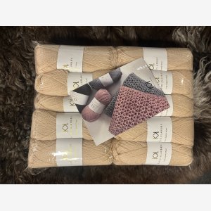 Kit til terasset�ppe i Beige. Pure organic wool, incl opskrift