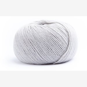 Merida slidstrk bluse og strmpegarn. 50g,  silver gray