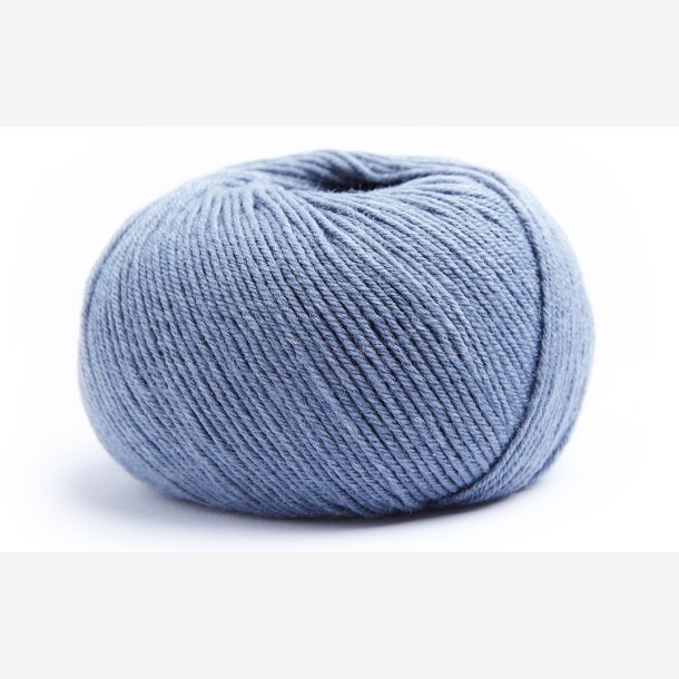 Merida slidstrk bluse og strmpegarn. 50g, Ice Blue