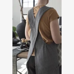 Charlie forklde i kogsgr med lys stribe