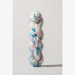 Gusto Wool Nokta – h�ndfarvet str�mpegarn med merino. 100g