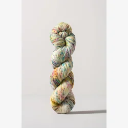 Gusto Wool Nokta – h�ndfarvet str�mpegarn med merino. 100g