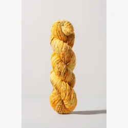 Gusto Wool Nokta – h�ndfarvet str�mpegarn med merino. 100g
