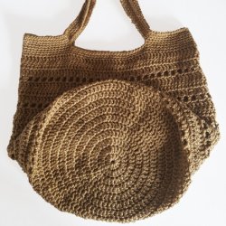 H�klet net med hulm�nster i Recycled Bottle Yarn 