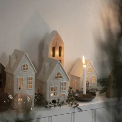 Hus stende m/6 vinduer hvid side 