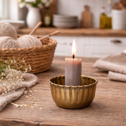 Lille lysestage til kertelys i jern  antik messing