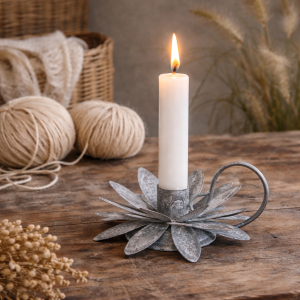 Kammerstage i jern med blomsterform � antik zink