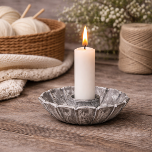 Lille lysestage i jern  antik zink � 9,5 cm