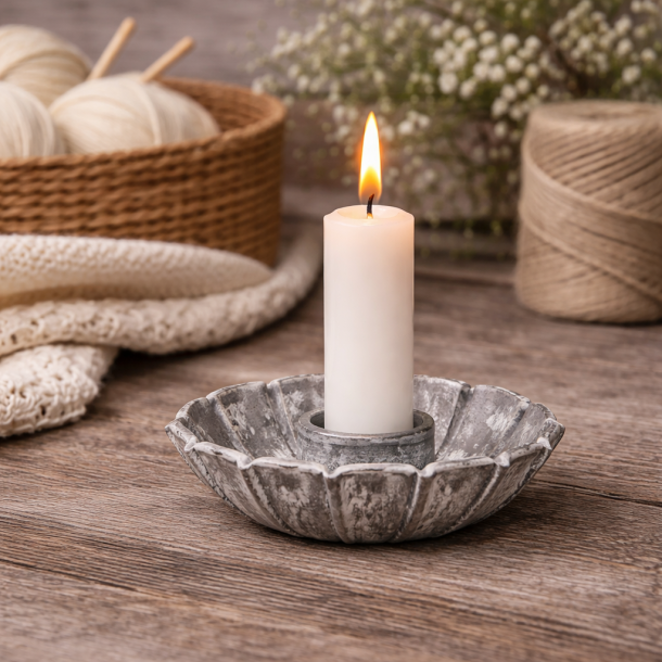 Lille lysestage i jern  antik zink � 9,5 cm