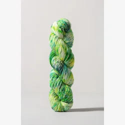 Gusto Wool Nokta – h�ndfarvet str�mpegarn med merino. 100g