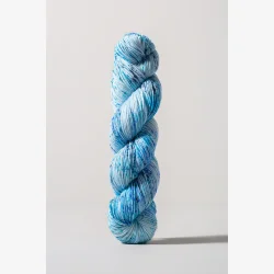 Gusto Wool Nokta – h�ndfarvet str�mpegarn med merino. 100g
